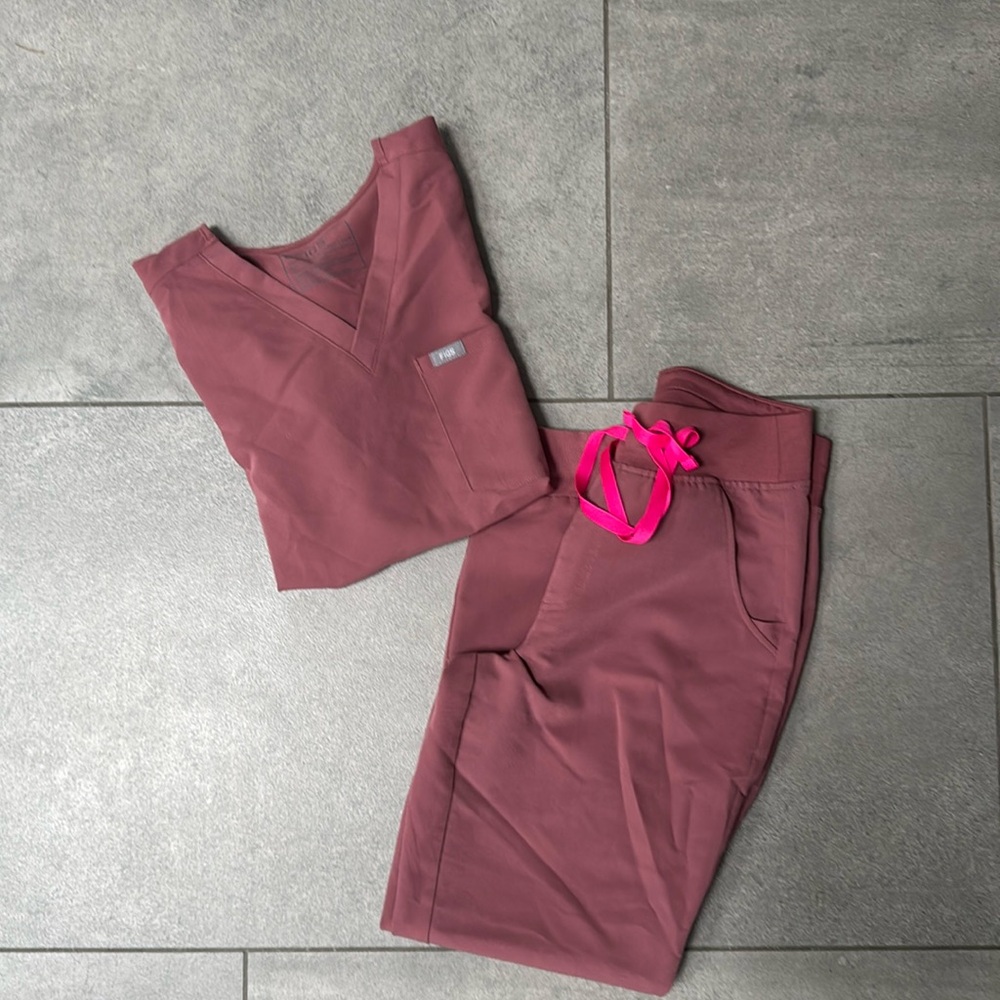 Figs XSP Zamora jogger & XSP Catarina Top
